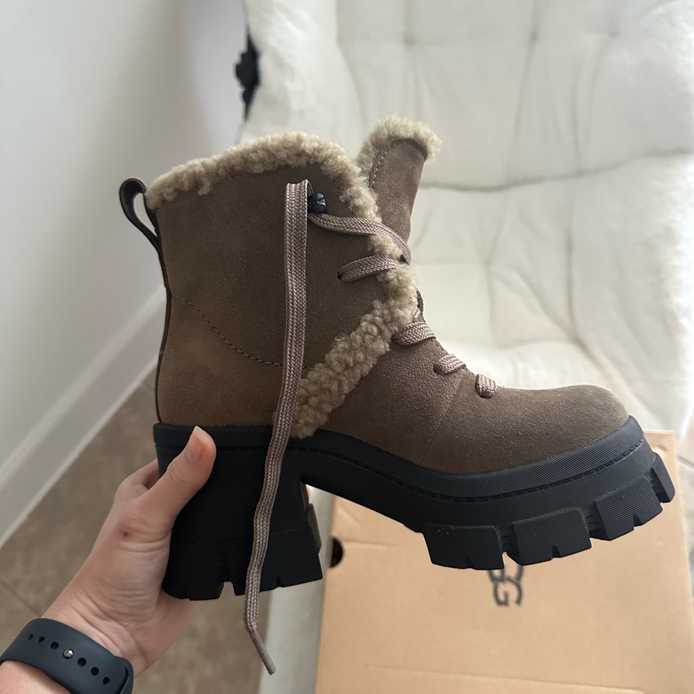 New UGG Women's Brown Shearling Lace-Up Boots - Picture 2 of 8